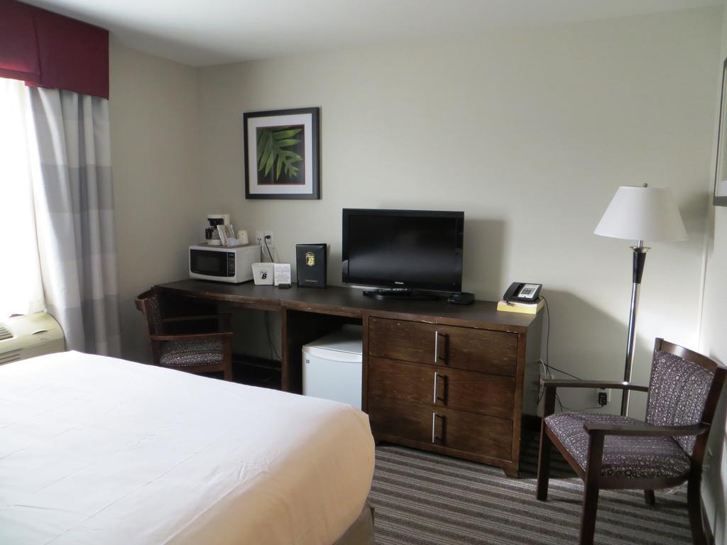 Hotel Super 8 By Wyndham Saskatoon Near Downtown Esterno foto